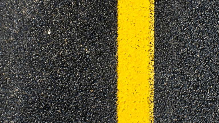 brightline yellow line on road